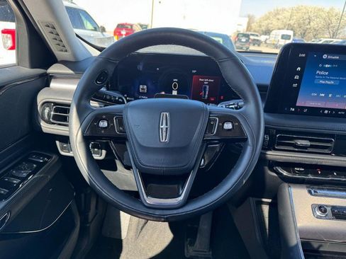 Certified 2025 Lincoln Aviator Premiere AWD image 10