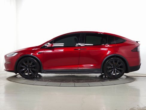 Used 2023 Tesla Model X image 2