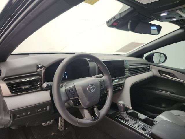 Used 2025 Toyota Camry SE w/ Convenience Package FWD image 12