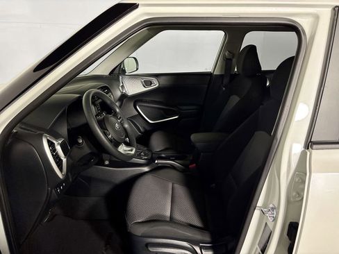 Certified 2025 Kia Soul LX image 12
