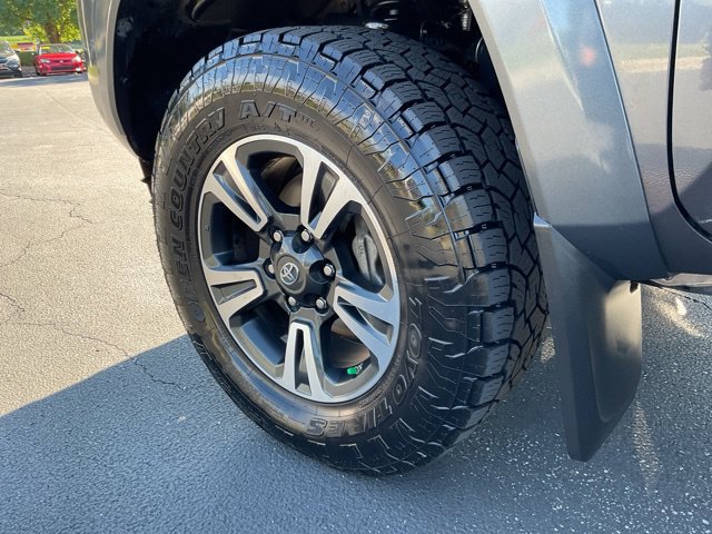 Used 2016 Toyota Tacoma TRD Sport w/ Towing Package RWD image 14