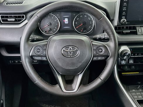 Used 2020 Toyota RAV4 XLE Premium AWD/4WD image 18