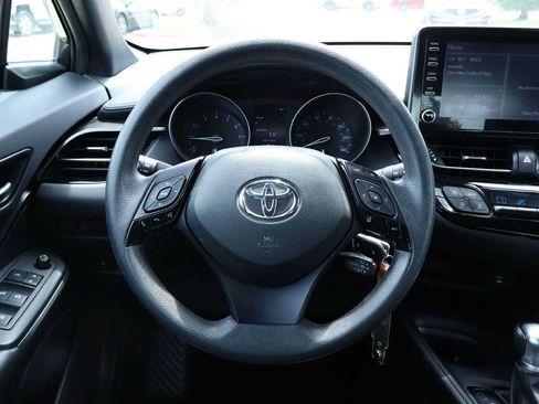 Used 2019 Toyota C-HR LE FWD image 15