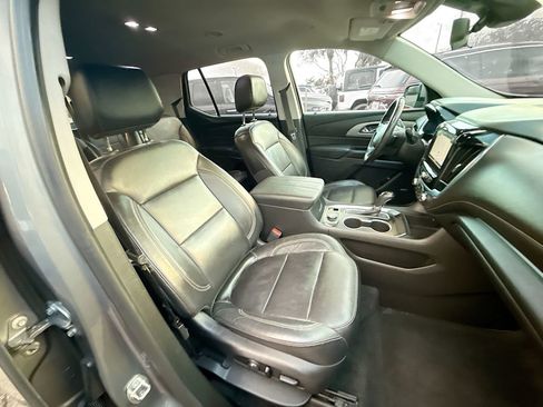 Used 2018 Chevrolet Traverse LT FWD image 33