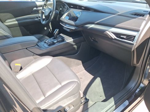 Used 2023 Cadillac XT4 Premium Luxury FWD image 32
