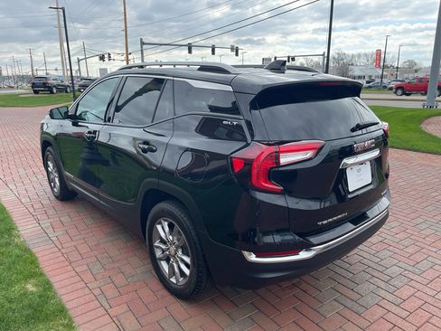 Used 2022 GMC Terrain SLT AWD/4WD image 10
