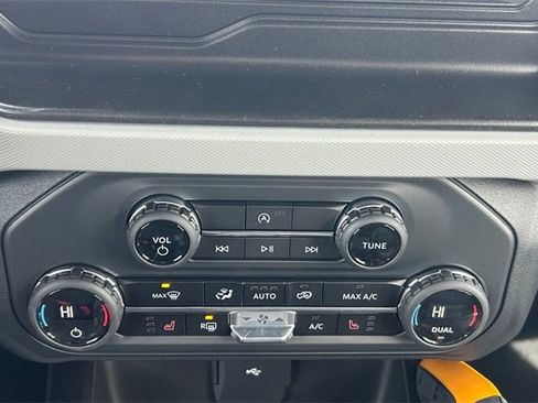 New 2023 Ford Bronco Badlands image 14