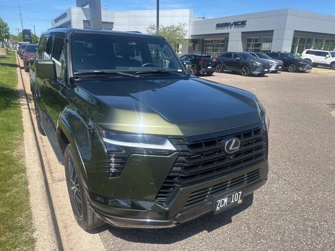 Used 2024 Lexus GX 550 w/ Accessory Package (2T) AWD/4WD image 2