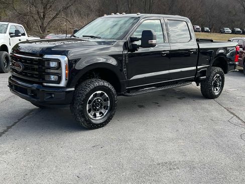 Used 2024 Ford F250 XLT w/ Black Appearance Package image 3