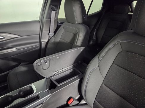 Used 2025 Chevrolet Equinox EV LT FWD image 21