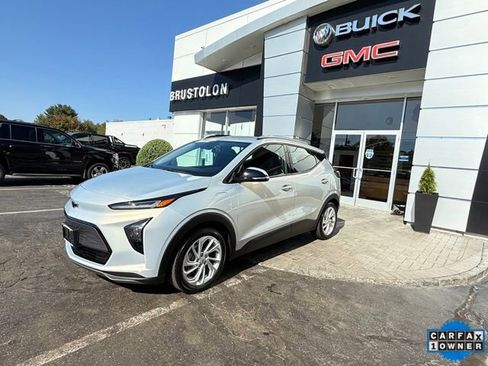 Used 2023 Chevrolet Bolt EUV LT image 6