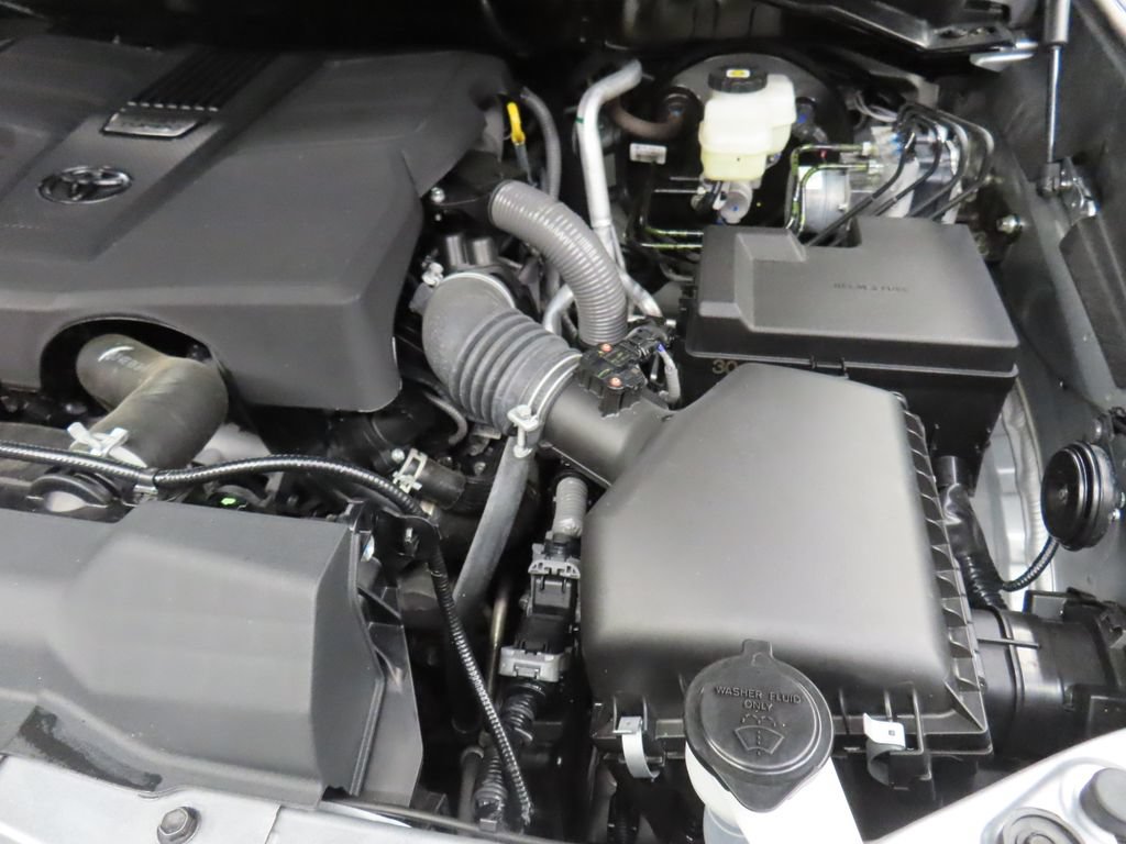 Used 2025 Toyota Tundra SR5 w/ SR5 Convenience Package AWD/4WD image 24