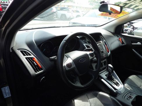 Used 2013 Ford Focus SE FWD image 6