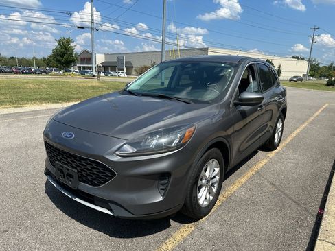 Used 2021 Ford Escape SE w/ Cold Weather Package FWD image 8