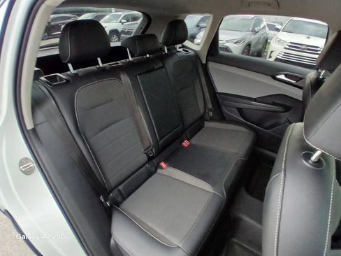 Used 2022 Volkswagen Taos SE AWD/4WD image 15