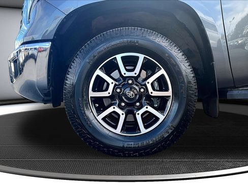 Used 2019 Toyota Tundra SR5 w/ TRD Off Road Package AWD/4WD image 33