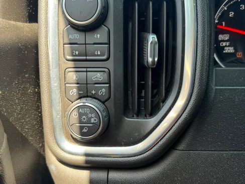 Used 2019 Chevrolet Silverado 1500 LT Trail Boss AWD/4WD image 21