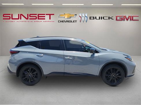 Used 2024 Nissan Murano SV w/ SV Midnight Edition Package FWD image 3