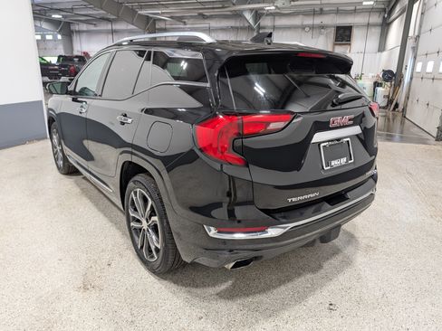Used 2018 GMC Terrain Denali w/ Advanced Safety Package AWD/4WD image 4