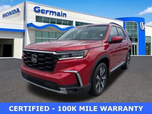 Used 2025 Honda Pilot Touring image 1
