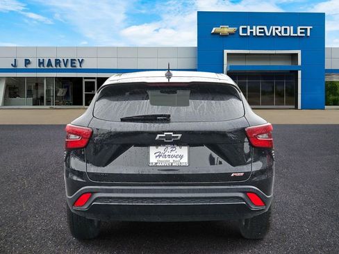 Certified 2024 Chevrolet Trax RS w/ Driver Confidence Package image 5