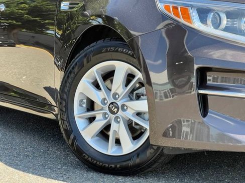 Used 2018 Kia Optima LX FWD image 2