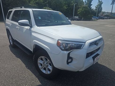 Used 2022 Toyota 4Runner SR5 Premium w/ Moonroof Package AWD/4WD image 3