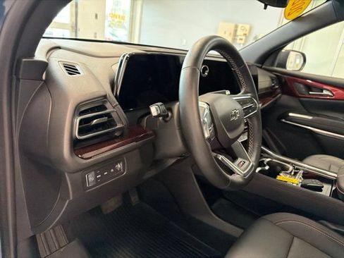 Used 2025 Chevrolet Traverse Z71 w/ LPO, Floor Liner Package AWD/4WD image 22