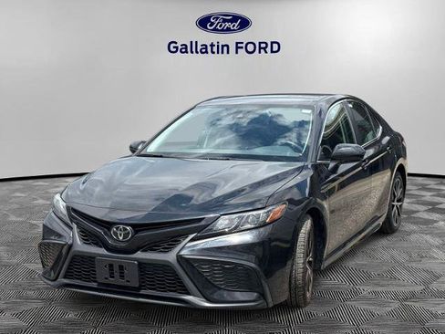 Used 2024 Toyota Camry SE FWD image 1