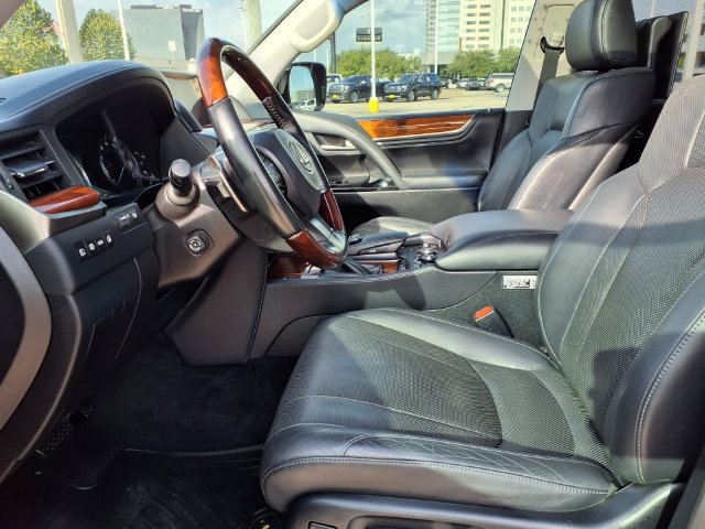 Used 2018 Lexus LX 570 4WD w/ Luxury Package image 4