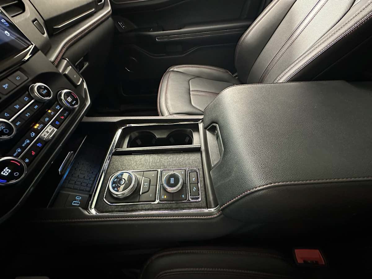 Used 2023 Ford Expedition Limited AWD/4WD image 43