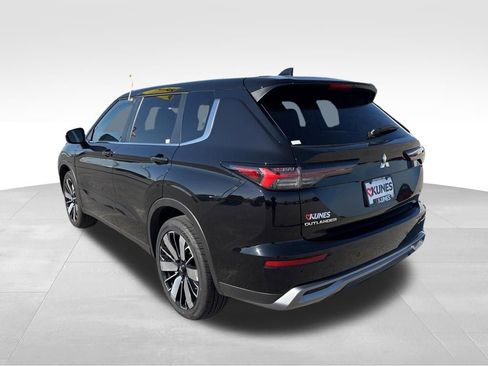 Used 2025 Mitsubishi Outlander SE FWD image 6