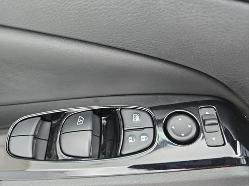 Certified 2025 Nissan Altima 2.5 SR FWD image 26