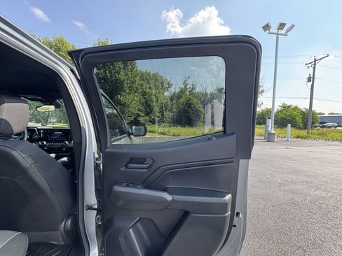 Used 2025 Chevrolet Colorado Trail Boss image 26