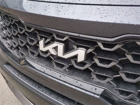 Used 2022 Kia Sorento S image 12