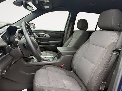 Used 2023 Chevrolet Traverse LT w/ Rear Camera Mirror Package AWD/4WD image 9