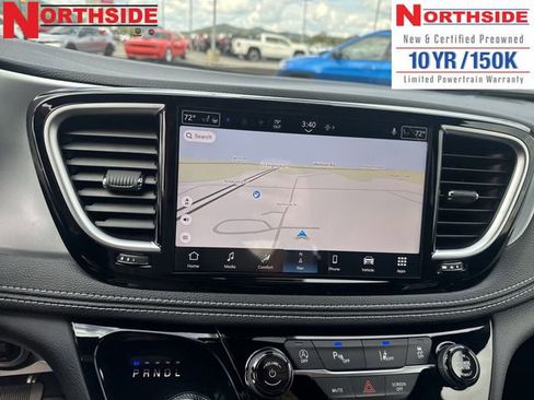 New 2026 Chrysler Pacifica Limited w/ Uconnect Theater Family Group image 21