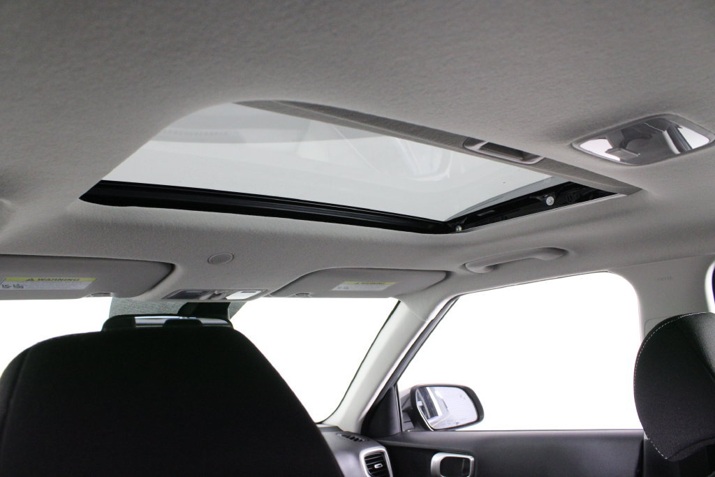 Certified 2026 Hyundai Venue SEL FWD image 23