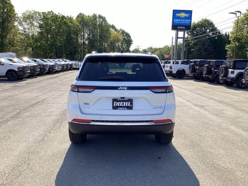 New 2025 Jeep Grand Cherokee Limited image 6