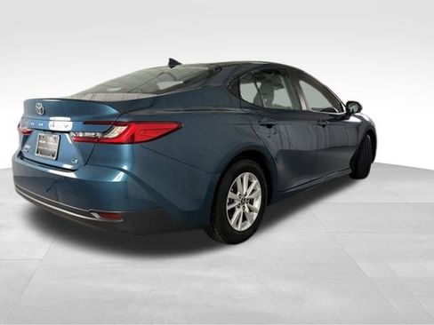 Used 2025 Toyota Camry LE image 7