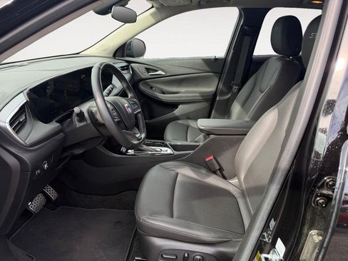 Used 2024 Buick Encore GX Sport Touring w/ Experience Buick Package FWD image 9