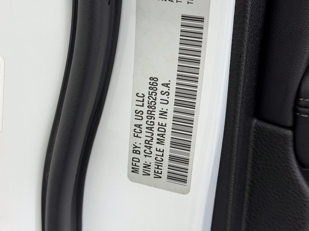 Used 2024 Jeep Grand Cherokee L Altitude RWD image 23