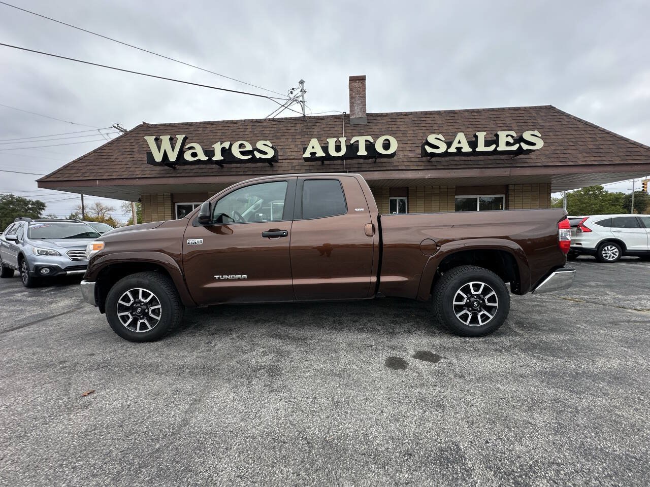 Used 2016 Toyota Tundra SR5 AWD/4WD image 5