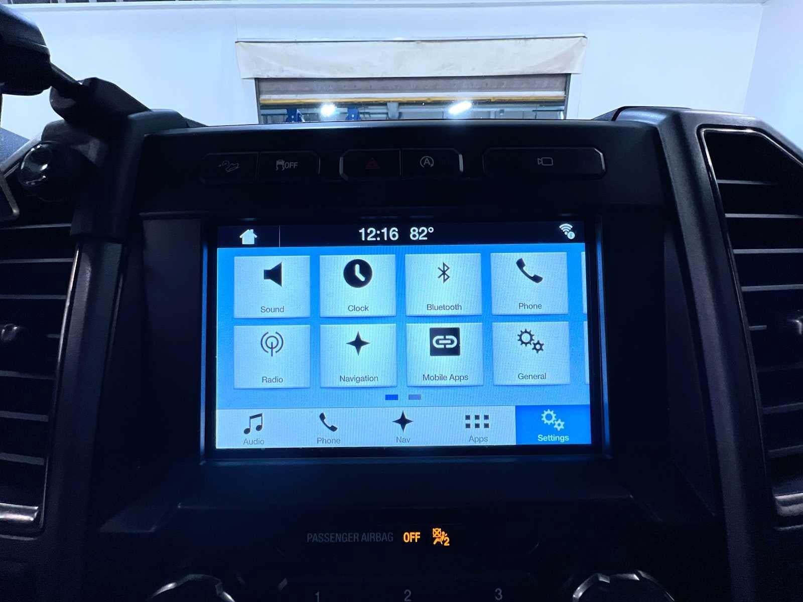 Used 2017 Ford F150 Raptor w/ Equipment Group 801A Mid AWD/4WD image 24