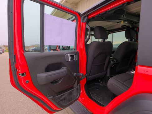 Used 2022 Jeep Wrangler Unlimited Sport image 31