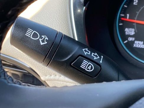 Used 2023 Chevrolet Traverse LT AWD/4WD image 16