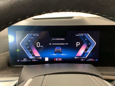 Used 2024 BMW X7 xDrive40i w/ Premium Package image 23