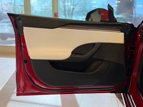 Used 2022 Tesla Model S AWD image 44