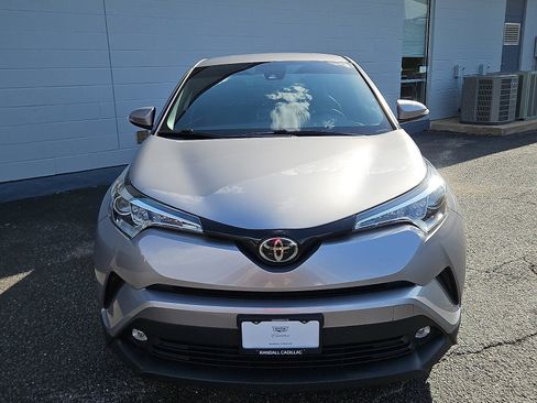Used 2019 Toyota C-HR Limited FWD image 5