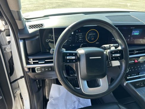 Used 2025 Hyundai Santa Fe Limited image 10